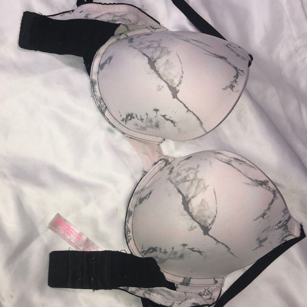 Pink Victoria Secret used bra 34 D